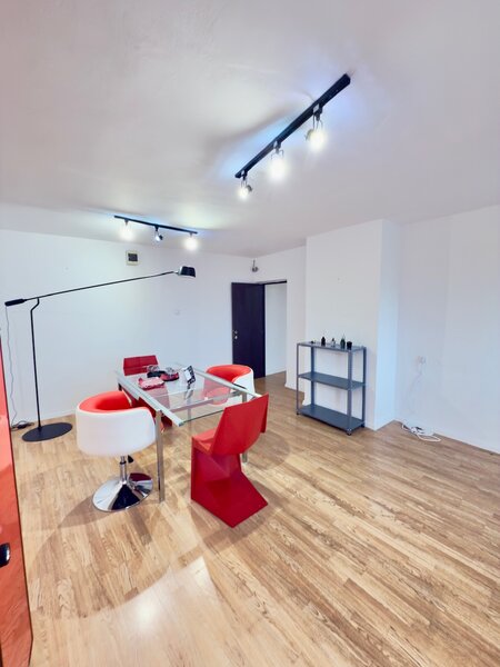 Piata Unirii, Sitraco, vizavi Hotel Horoscop, 2 camere, utilitati incluse