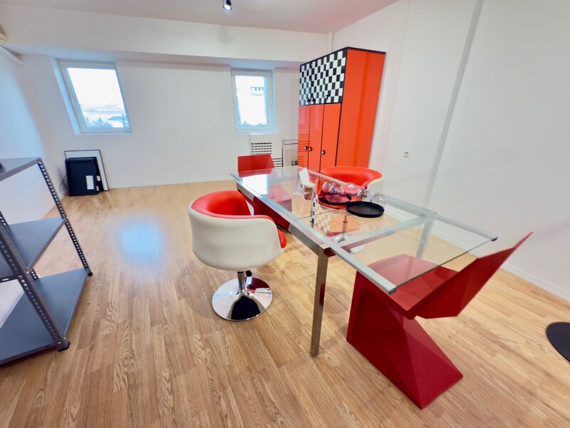 Piata Unirii, Sitraco, vizavi Hotel Horoscop, 2 camere, utilitati incluse