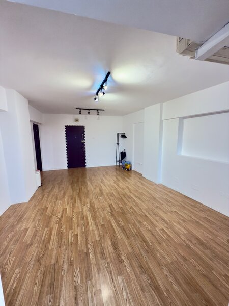 Piata Unirii, Sitraco, vizavi Hotel Horoscop, 2 camere, utilitati incluse