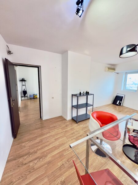 Piata Unirii, Sitraco, vizavi Hotel Horoscop, 2 camere, utilitati incluse