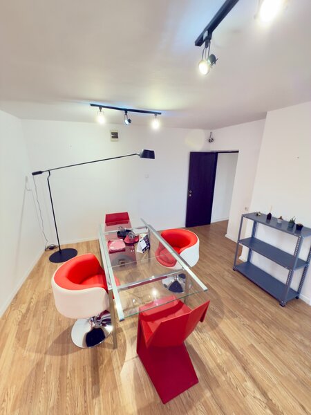 Piata Unirii, Sitraco, vizavi Hotel Horoscop, 2 camere, utilitati incluse