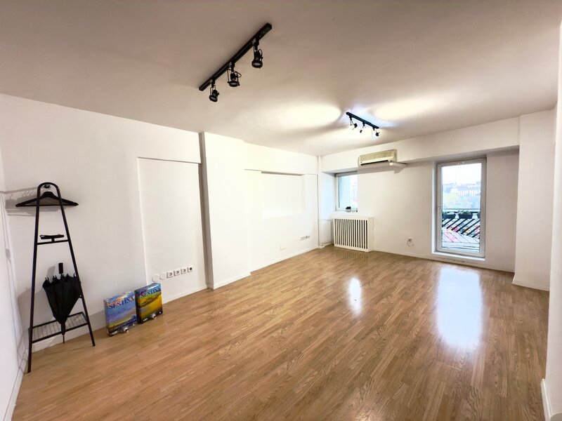 Piata Unirii, Sitraco, vizavi Hotel Horoscop, 2 camere, utilitati incluse